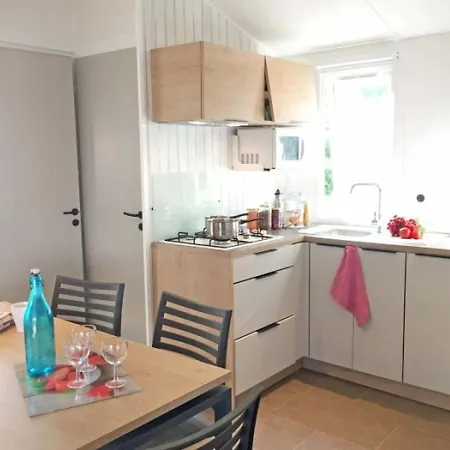 ZEcamping 4 étoiles sous les pins - Plage à 600 m - Piscine couverte Parque de Campismo 4*