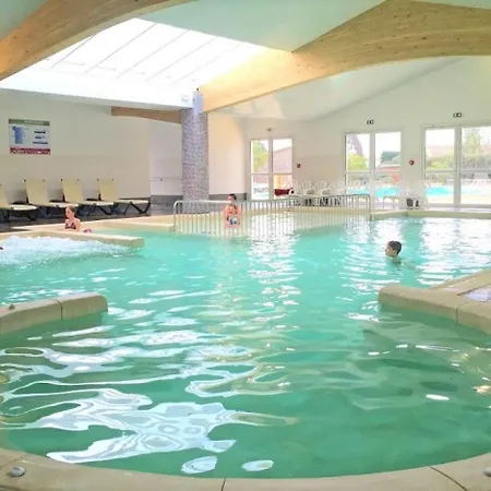 ZEcamping 4 étoiles sous les pins - Plage à 600 m - Piscine couverte Parque de Campismo