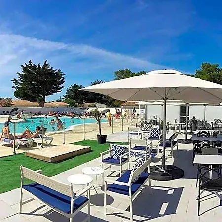 Camping Zecamping 4 Etoiles 600m Espace Aquatique Chiens Acceptes Animations Le Bois-Plage-en-Ré